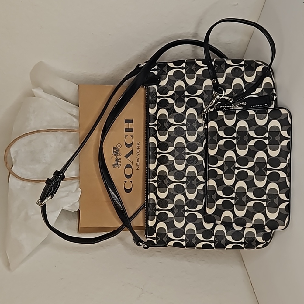 Authentic Coach Monogram Set - Picture 2 of 9